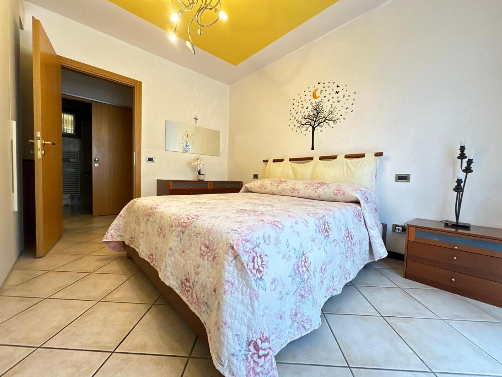 Holiday-Home-Desenzano Десенцано дел Гарда Екстериор снимка