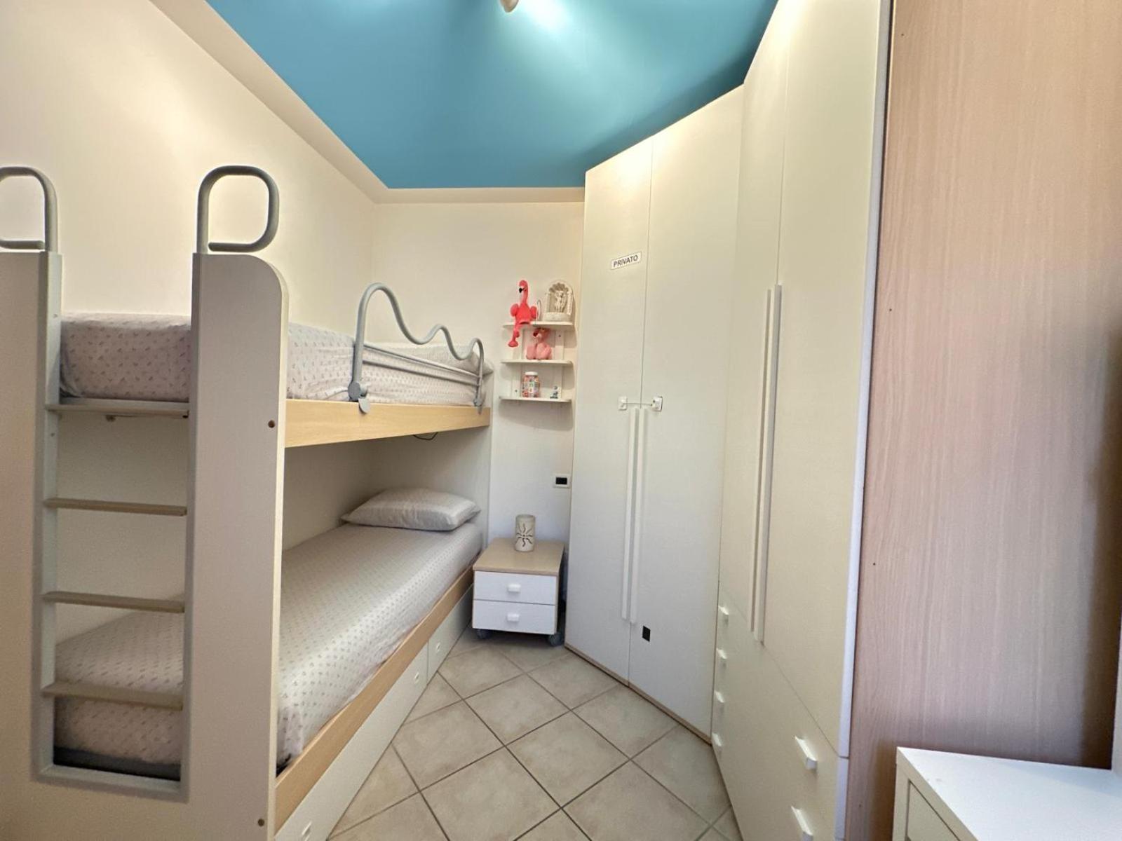 Holiday-Home-Desenzano Десенцано дел Гарда Екстериор снимка