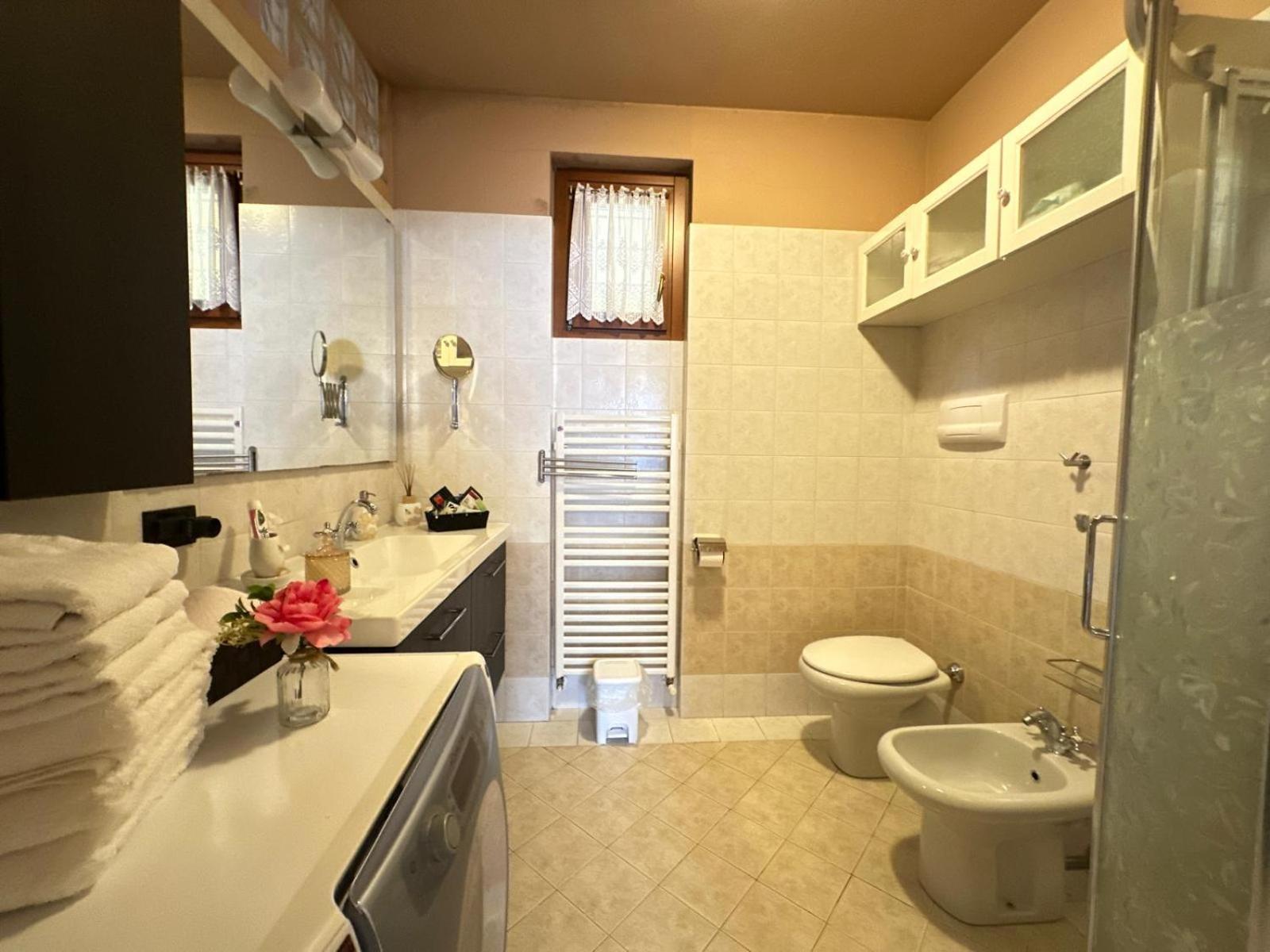 Holiday-Home-Desenzano Десенцано дел Гарда Екстериор снимка