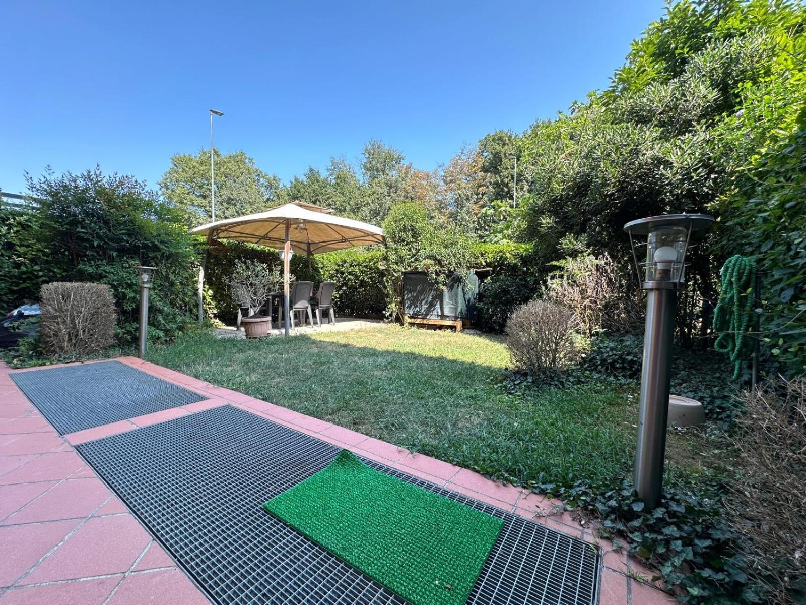 Holiday-Home-Desenzano Десенцано дел Гарда Екстериор снимка